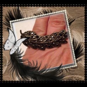 🎈3/$12 Beautiful 2 finger feather ring!